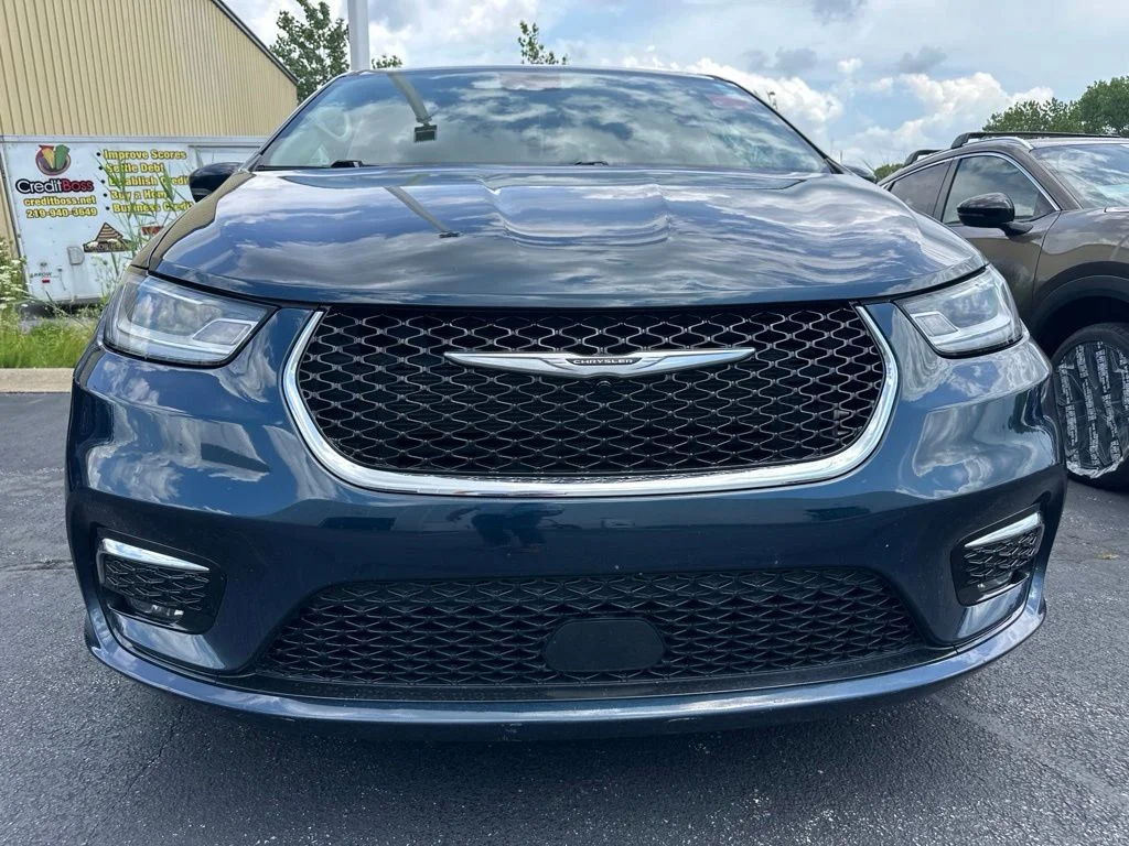 Used 2023 Blue Chrysler Touring L image 7