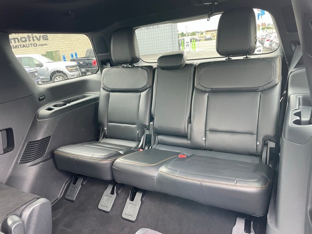 Used 2025 Gray Ford Tremor image 9