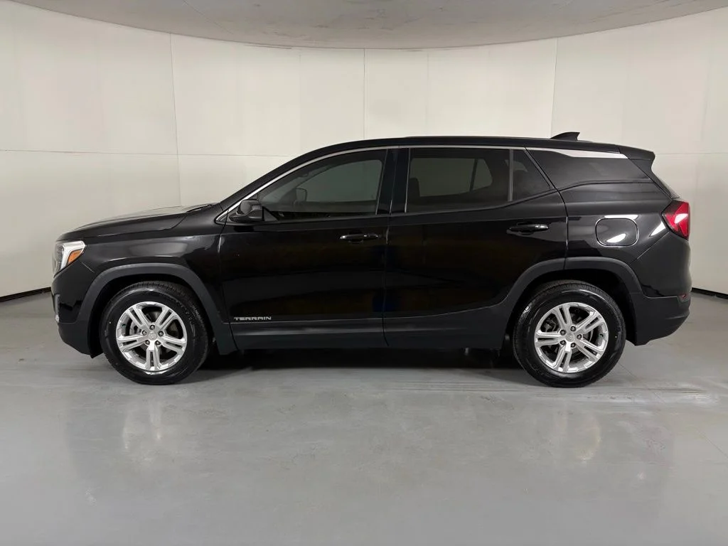 Used 2019 Black GMC SLE image 5