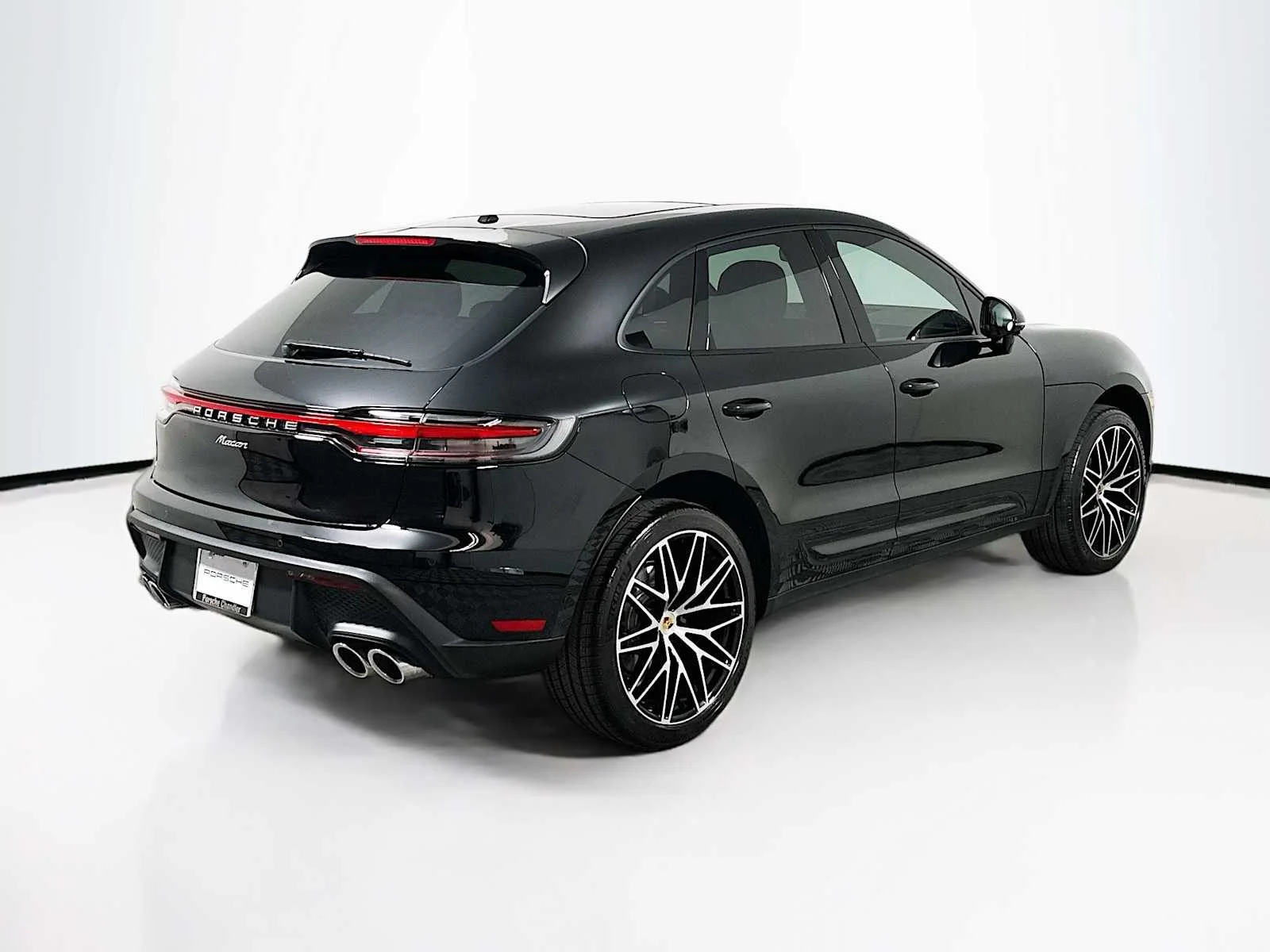 2025 Porsche Macan - Photo 9