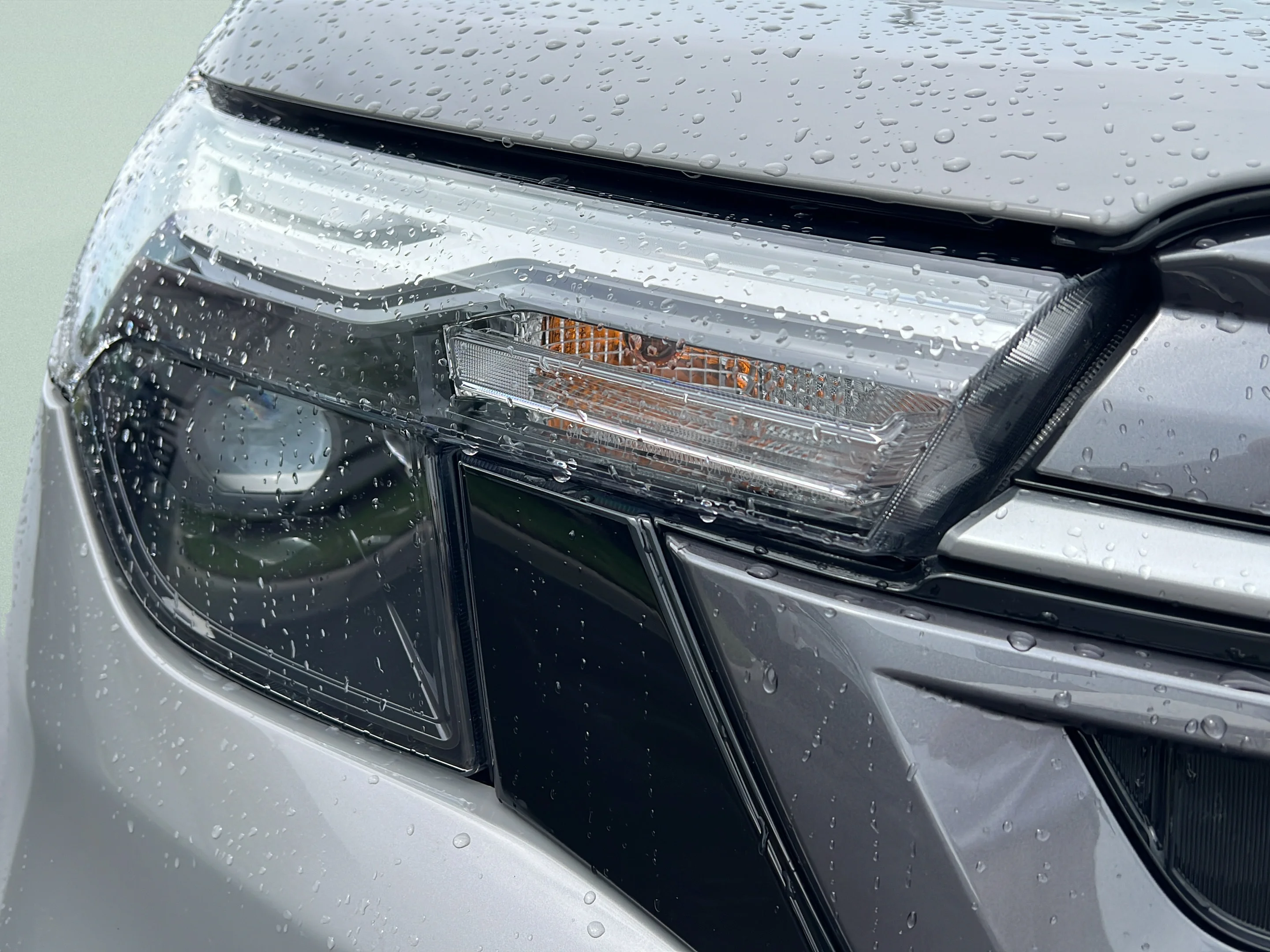 Used 2025 River Rock Pearl Subaru Premium image 9