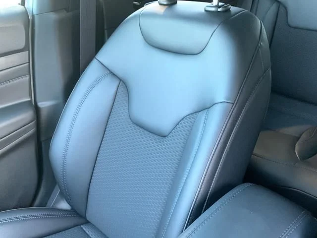 New 2026 White Jeep Latitude image 47