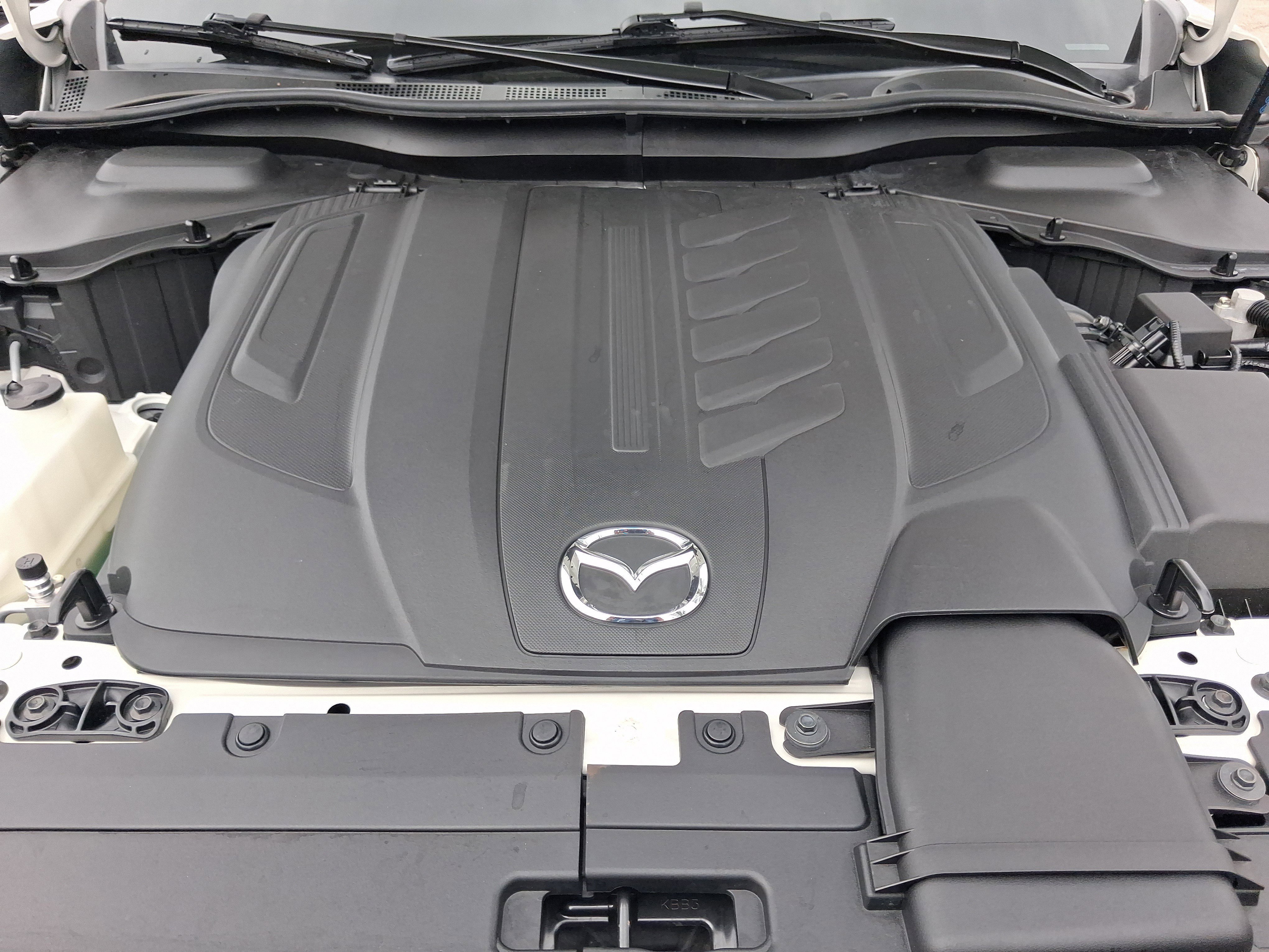 Certified Used 2024 White Mazda 3.3 Turbo Premium Plus image 19