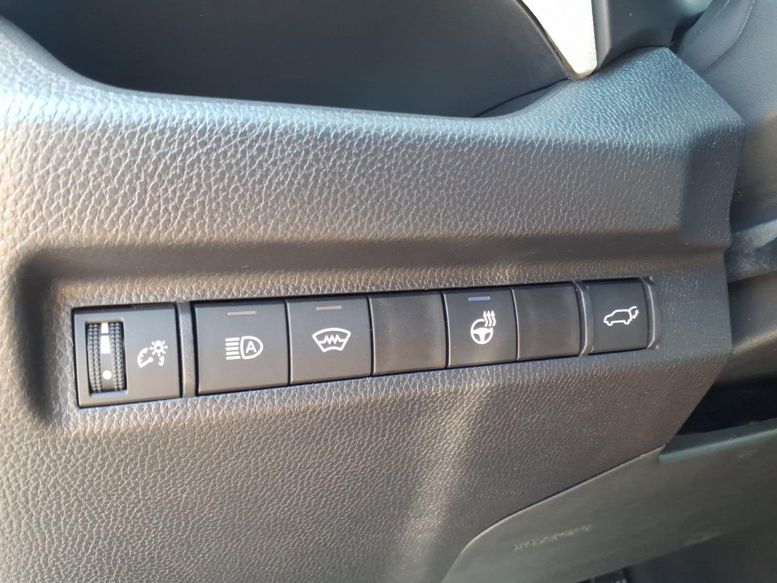 Used 2025 Magnetic Gray Metallic Toyota Hybrid XLE Premium image 11
