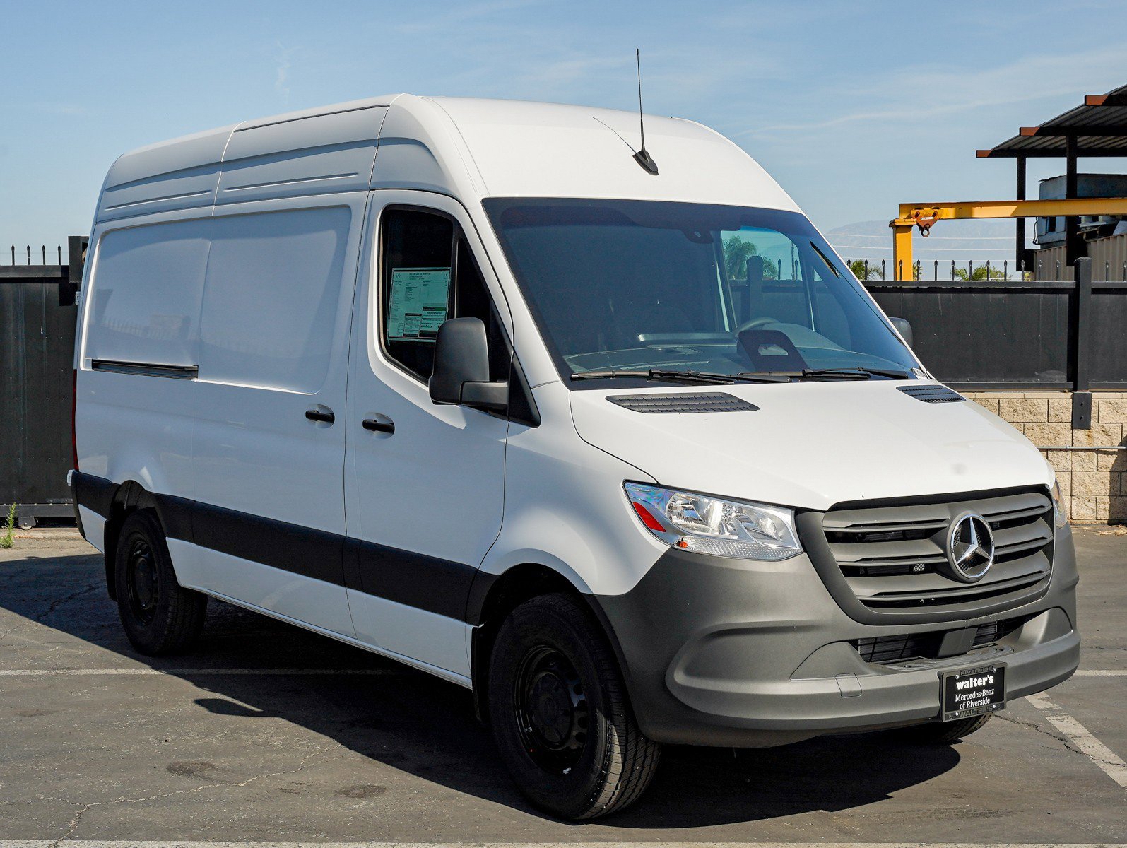 New 2025 Arctic White Mercedes-Benz 2500 High Roof I4 Diesel HO 144 RWD image 3