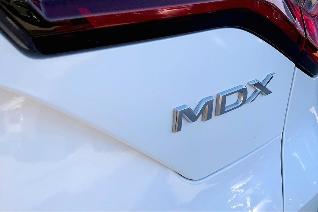 Used 2025  Acura Base image 24