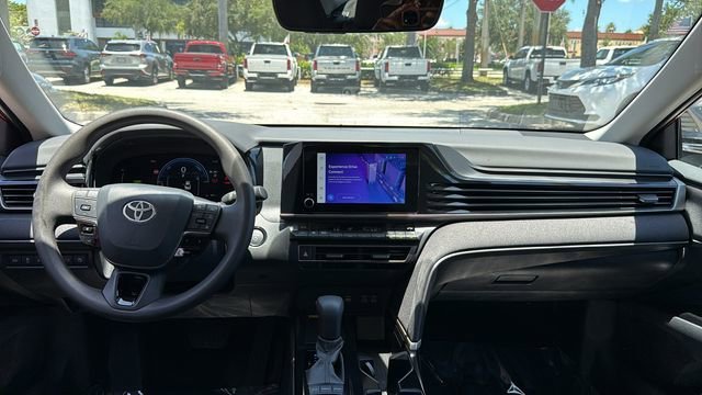 2025 Toyota Camry LE - Photo 14