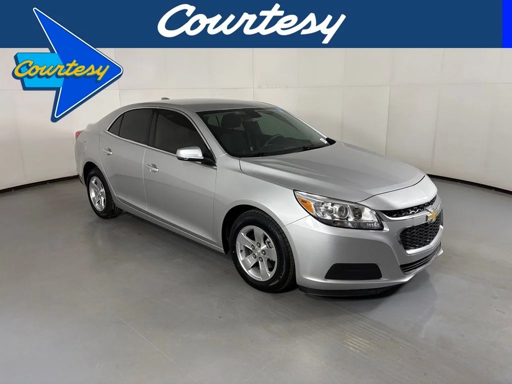 Used 2015 Silver Chevrolet LT image 1