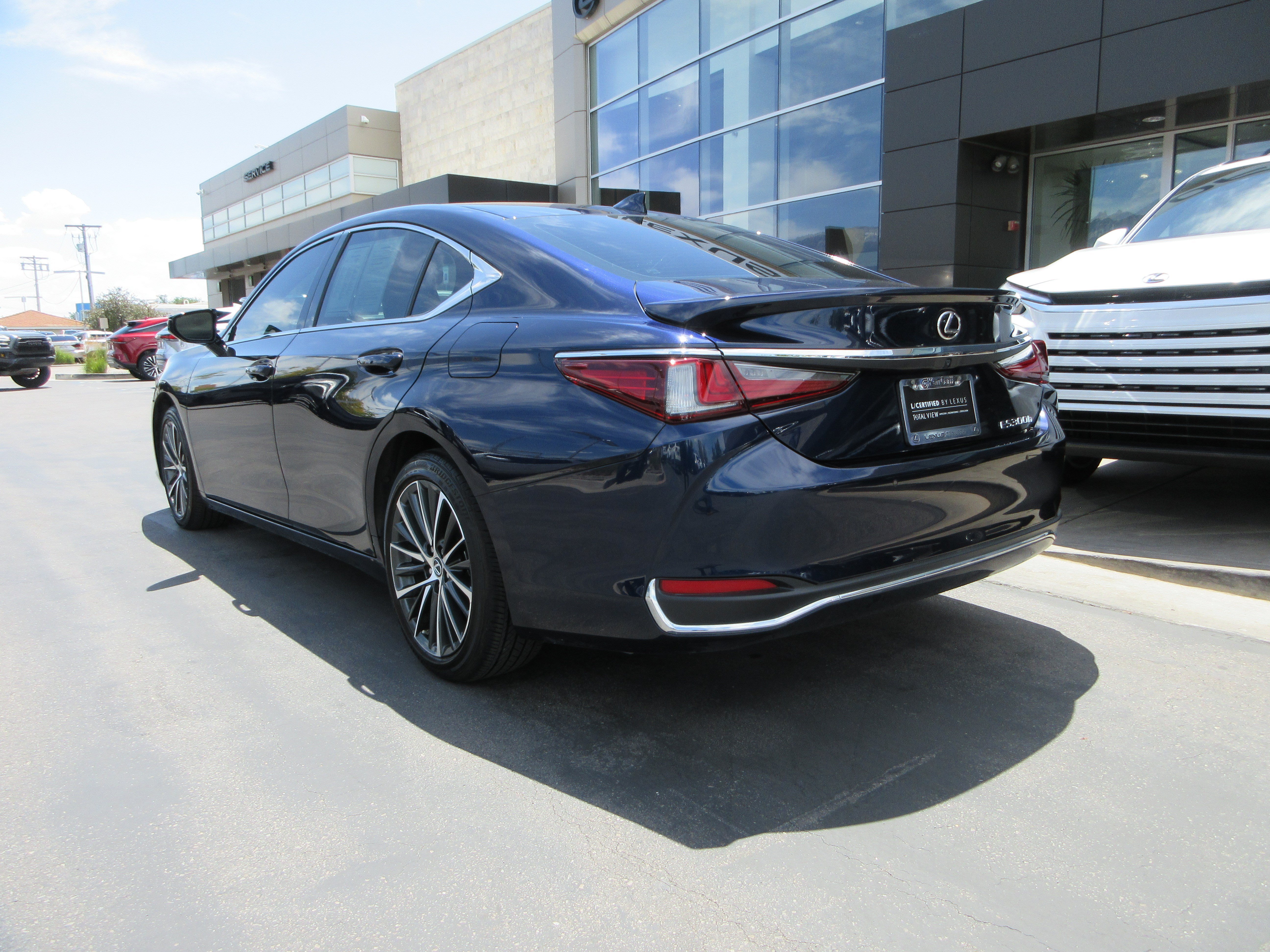 Used 2025 Nightfall Mica Lexus 300h image 5
