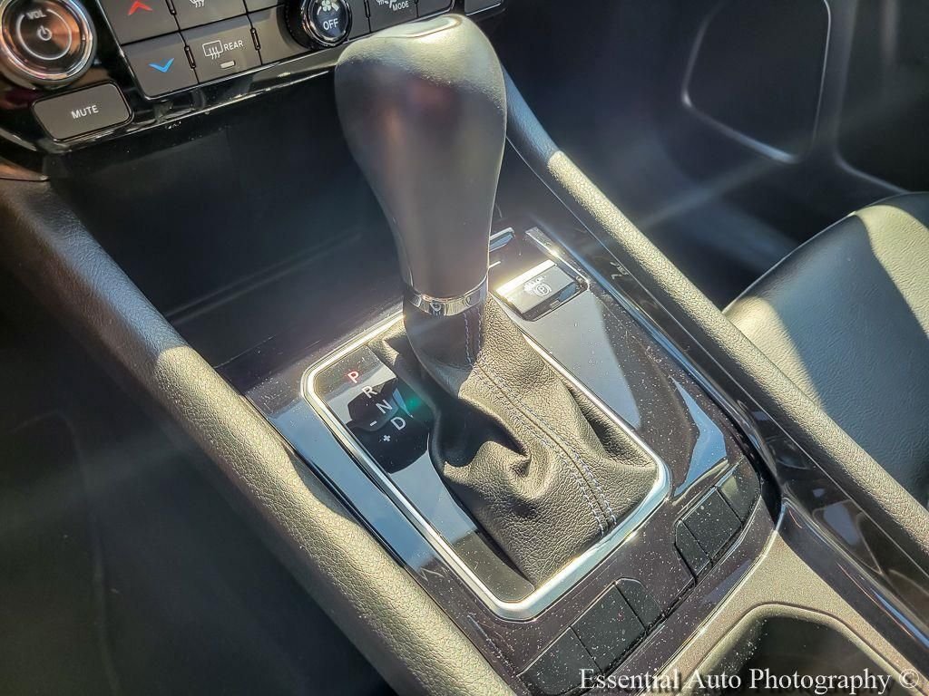 Used 2022 Billet Silver Metallic Jeep Latitude image 13