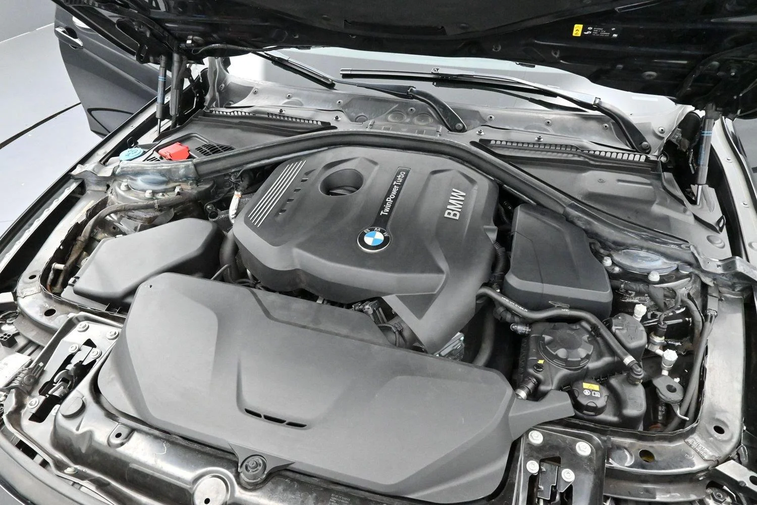 Used 2018 Black Sapphire Metallic BMW 330i image 29