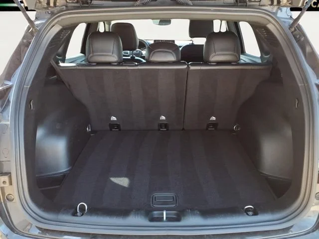 Used 2024  Jeep Latitude image 27