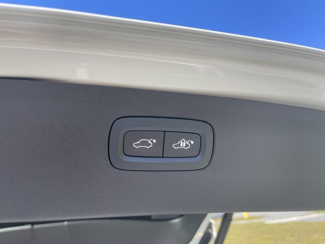 Used 2024 White Volvo Plus Bright Theme image 10