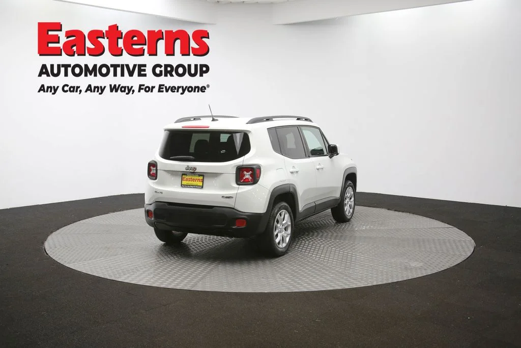 Used 2017 White Jeep Latitude image 38