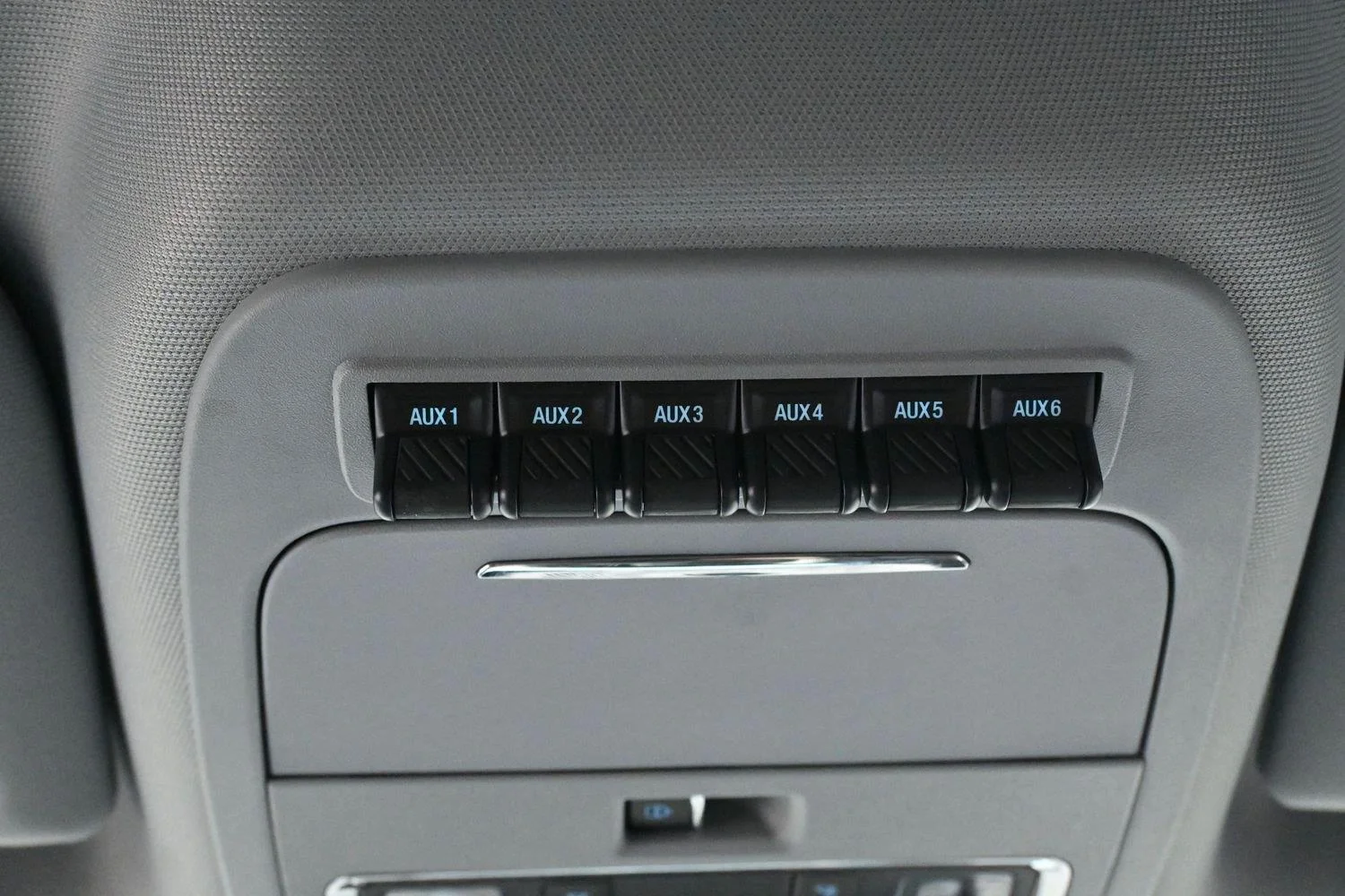 Used 2023 Azure Gray Metallic Tri-Coat Ford Lariat image 28