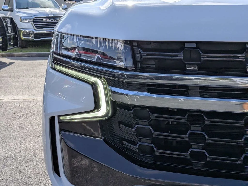 Used 2022 White Chevrolet Z71 image 10