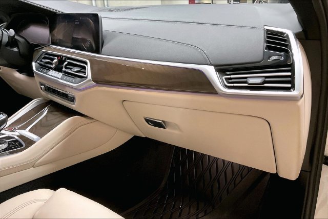 Used 2022 White BMW xDrive40i image 28