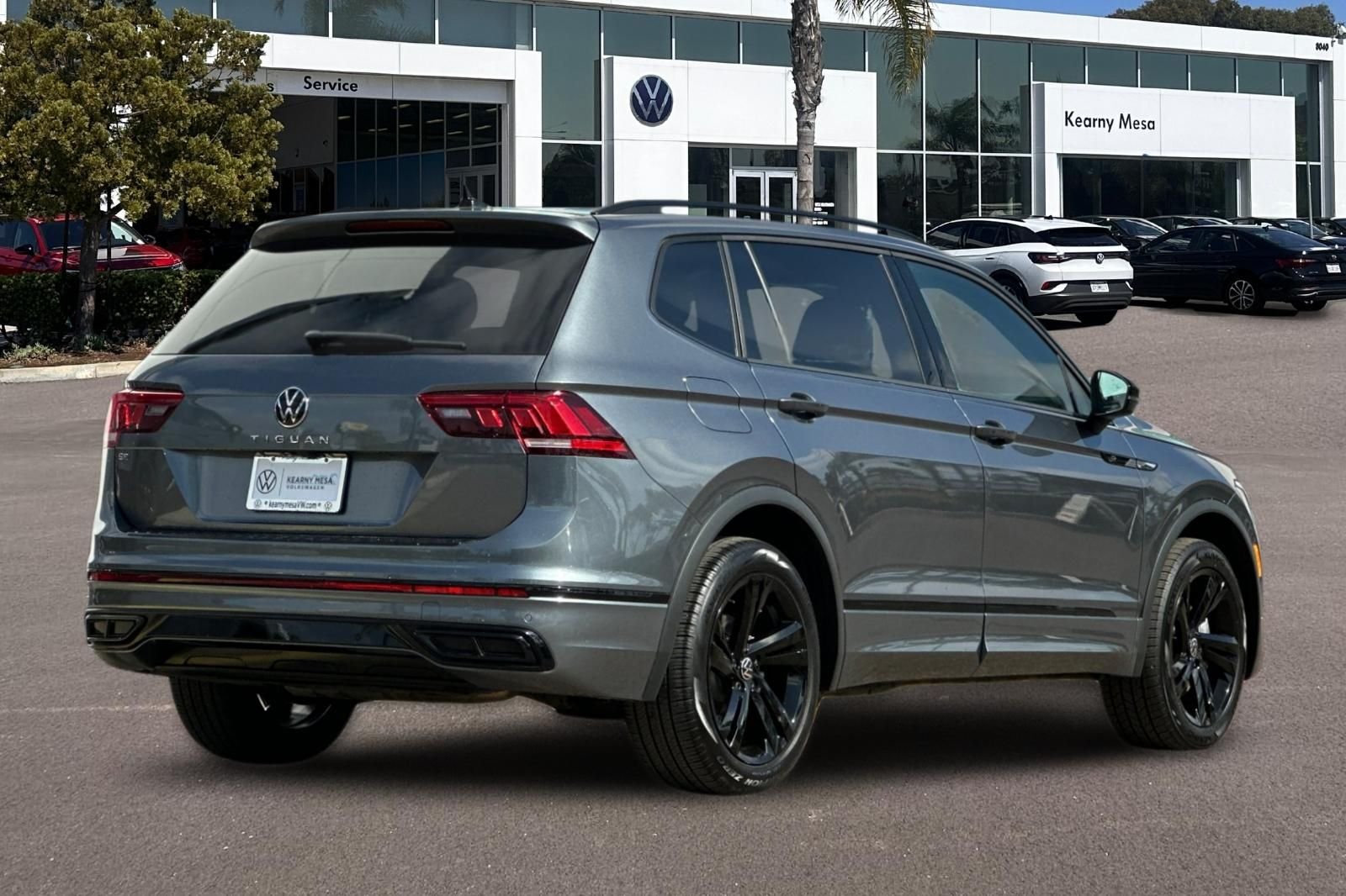 Certified Used 2023 Platinum Gray Metallic Volkswagen 2.0T SE R-Line Black image 4