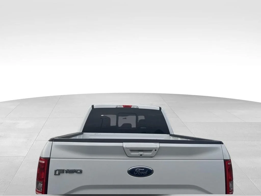 Used 2016 White Ford Lariat image 5