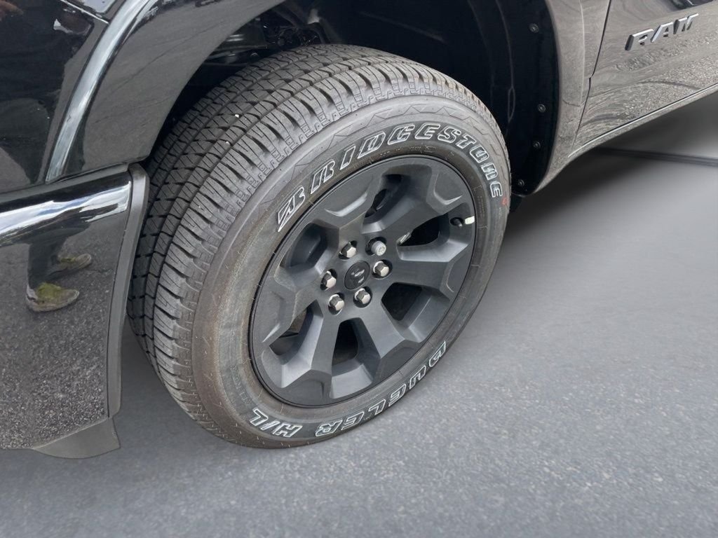 New 2026 Diamond Black Crystal Pearl-Coat Exterior Paint RAM Big Horn/Lone Star image 9