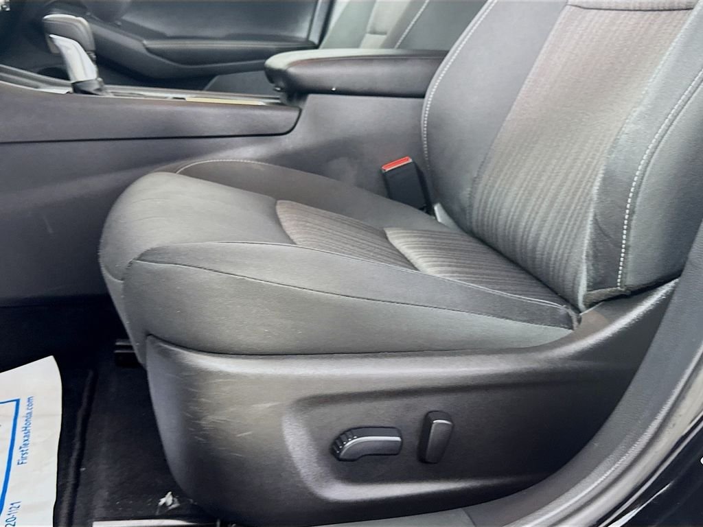 Used 2025 Super Black Clearcoat Nissan 2.5 SV image 23