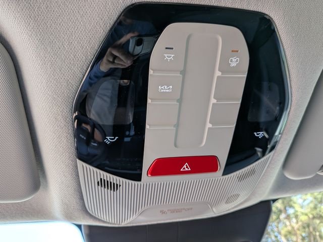 New 2027 Snow White Pearl Kia LX image 21