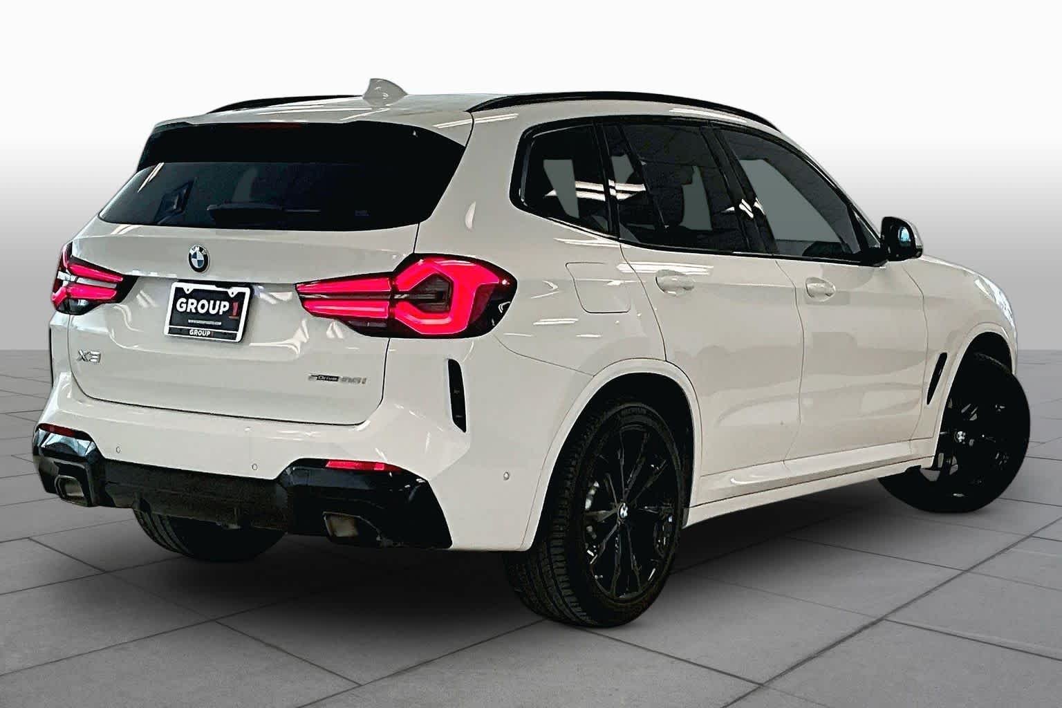 Used 2024 Alpine White BMW sDrive30i image 12