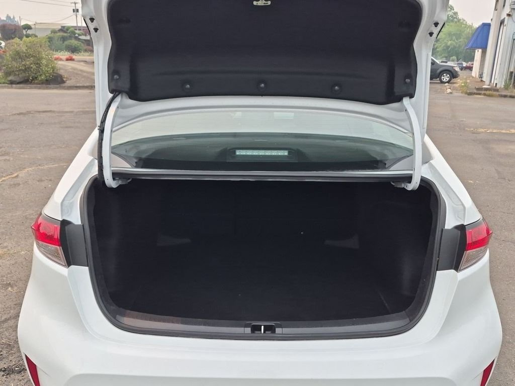 Used 2024 Ice Toyota LE image 24
