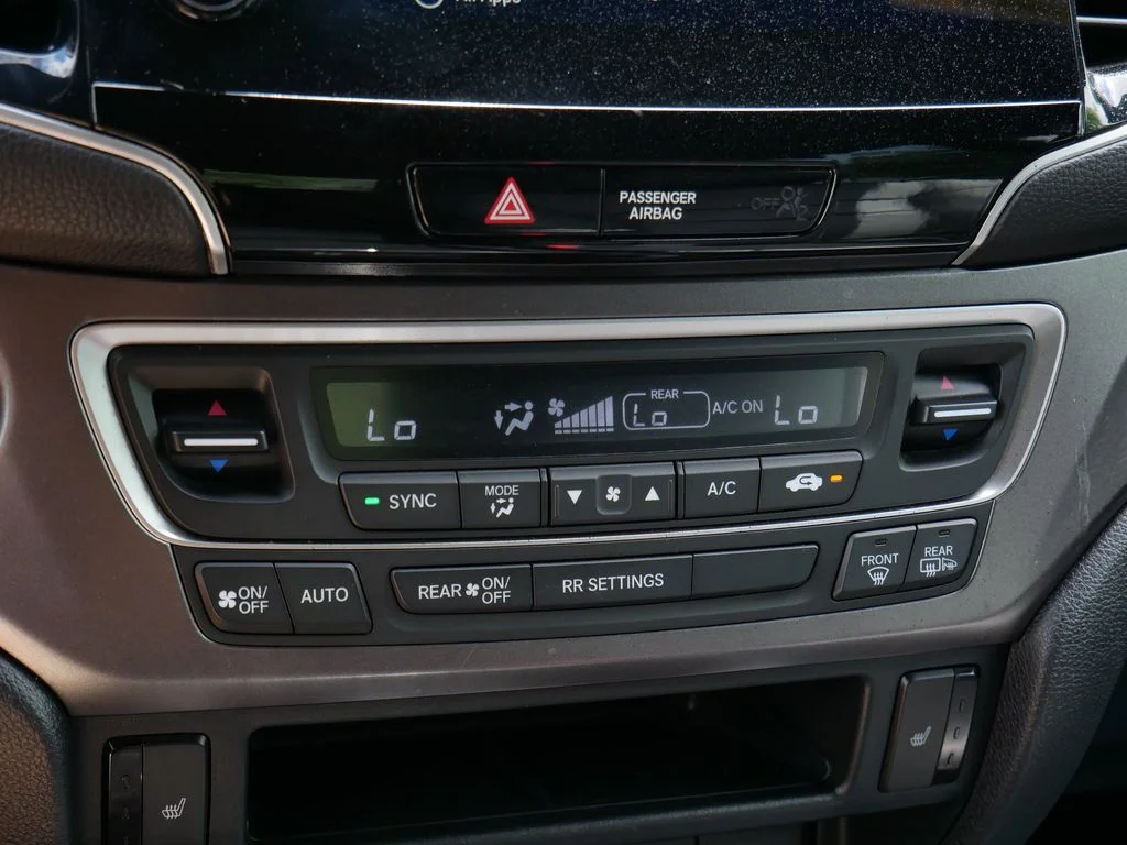 Used 2023  Honda EX-L image 21
