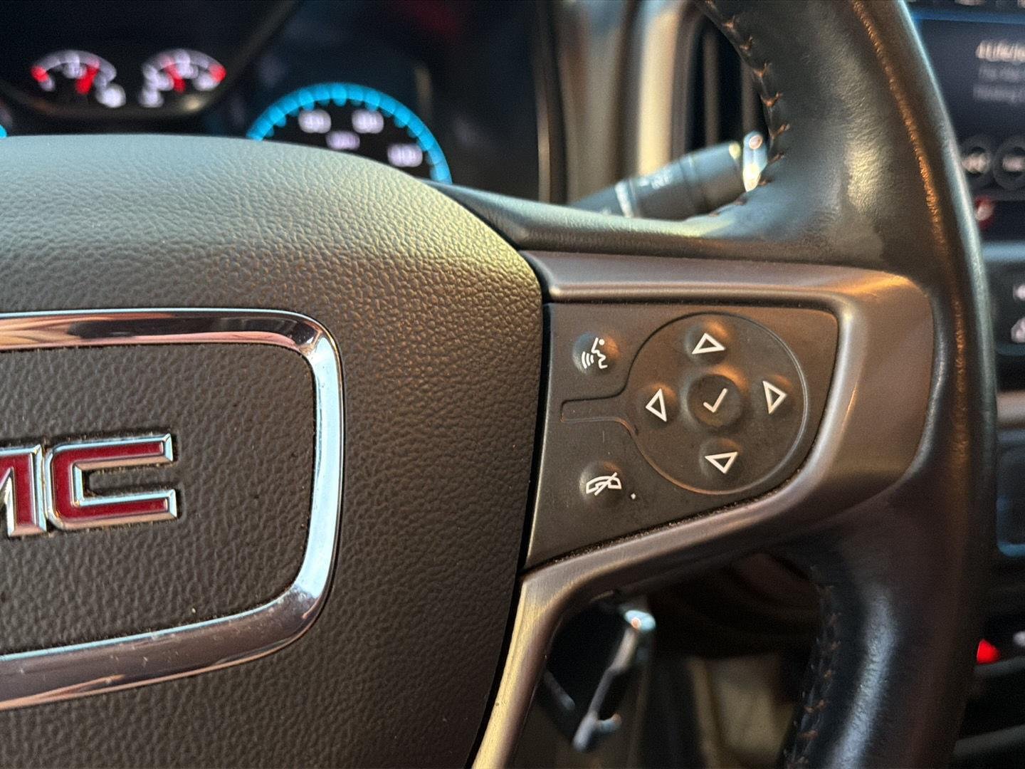 Used 2021 Satin Steel Metallic GMC 4WD AT4 w/Leather image 22