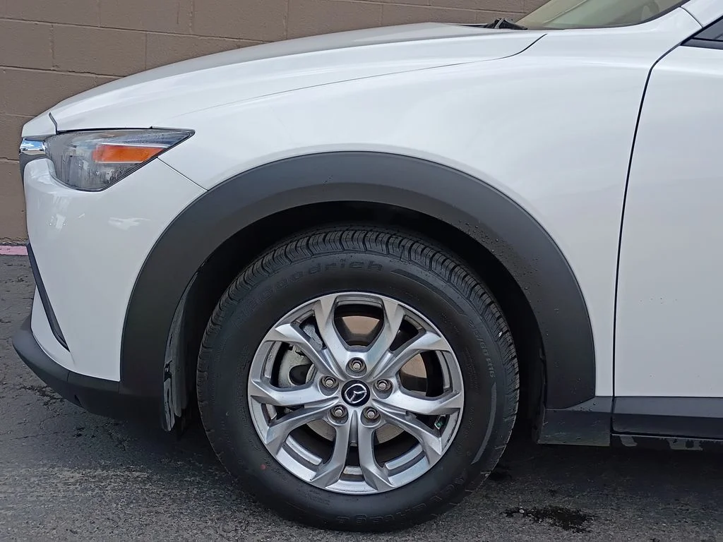 Used 2016 Crystal White Pearl Mica Mazda Touring image 10