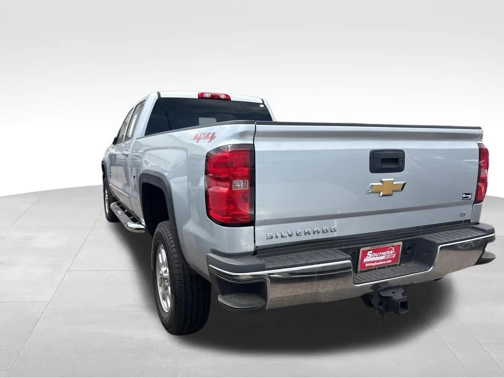 Used 2016 Silver Chevrolet LT image 9