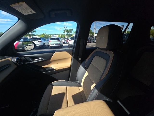 Used 2025 Red Chevrolet ACTIV image 22