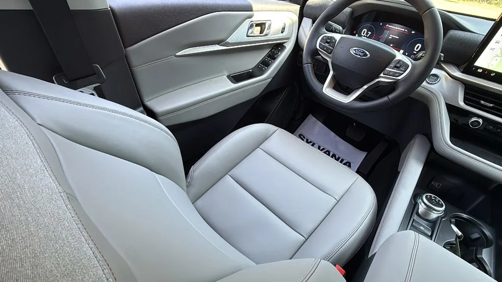 New 2026 Vapor Blue Metallic Ford Active image 15