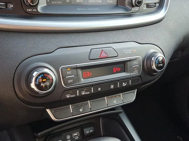Used 2019 White Kia LX image 17
