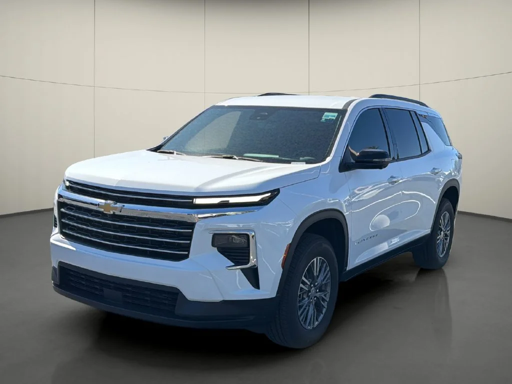 New 2027 Summit White Chevrolet LT image 3