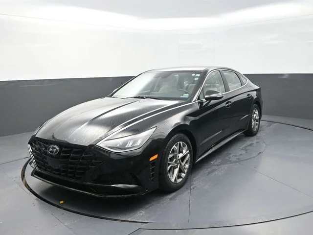 Used 2021 Black Hyundai SEL image 6