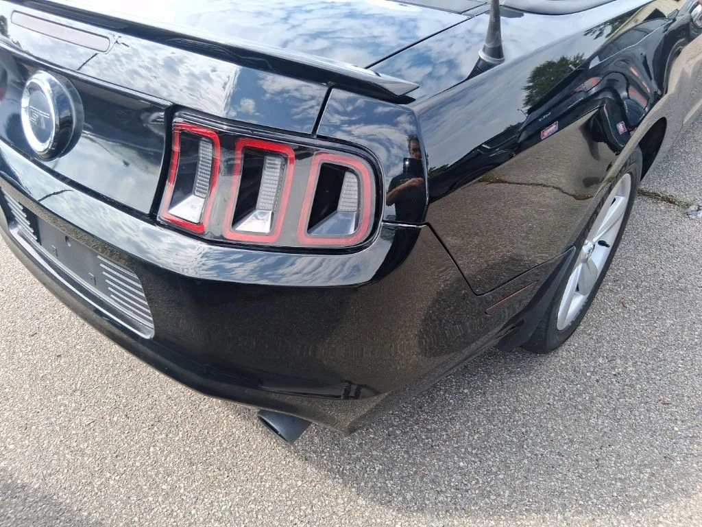 Used 2013 Black Ford GT image 5