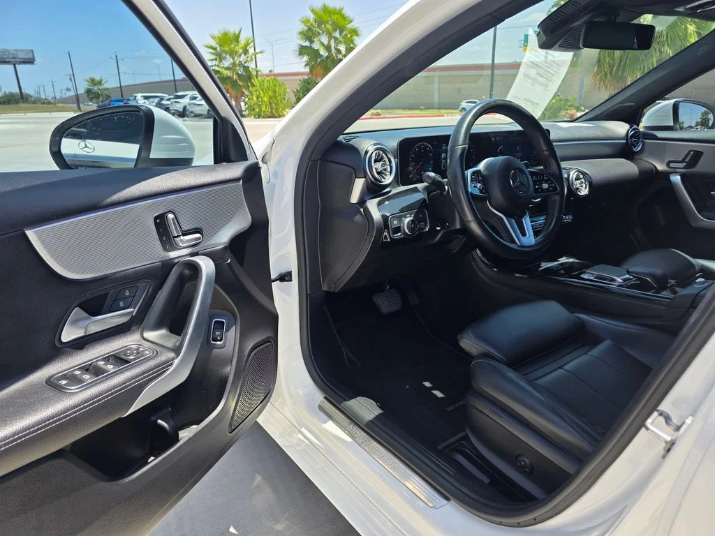 Used 2019 White Mercedes-Benz A 220 image 10