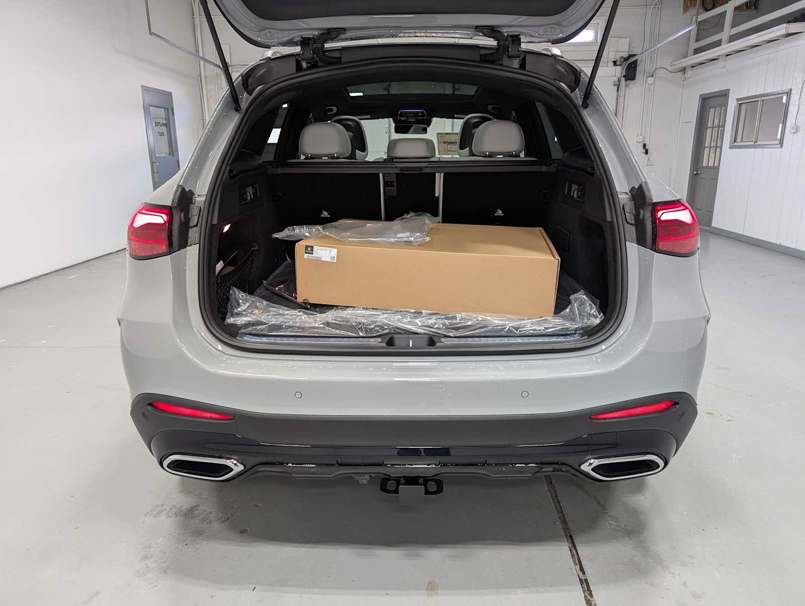 New 2026 MANUFAKTUR Alpine Grey Mercedes-Benz GLC 300 image 22