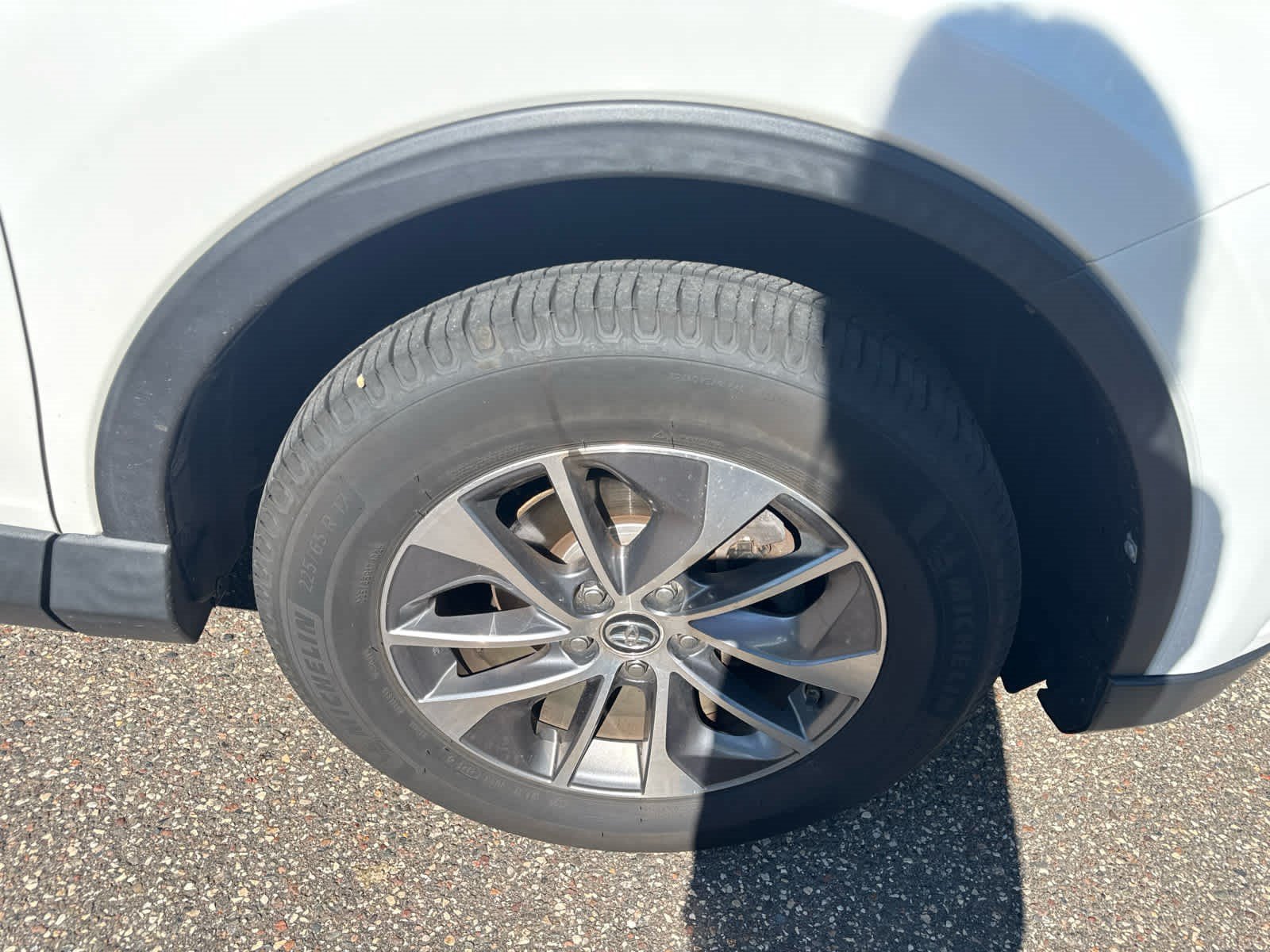Used 2018 Super White Toyota Hybrid XLE image 8