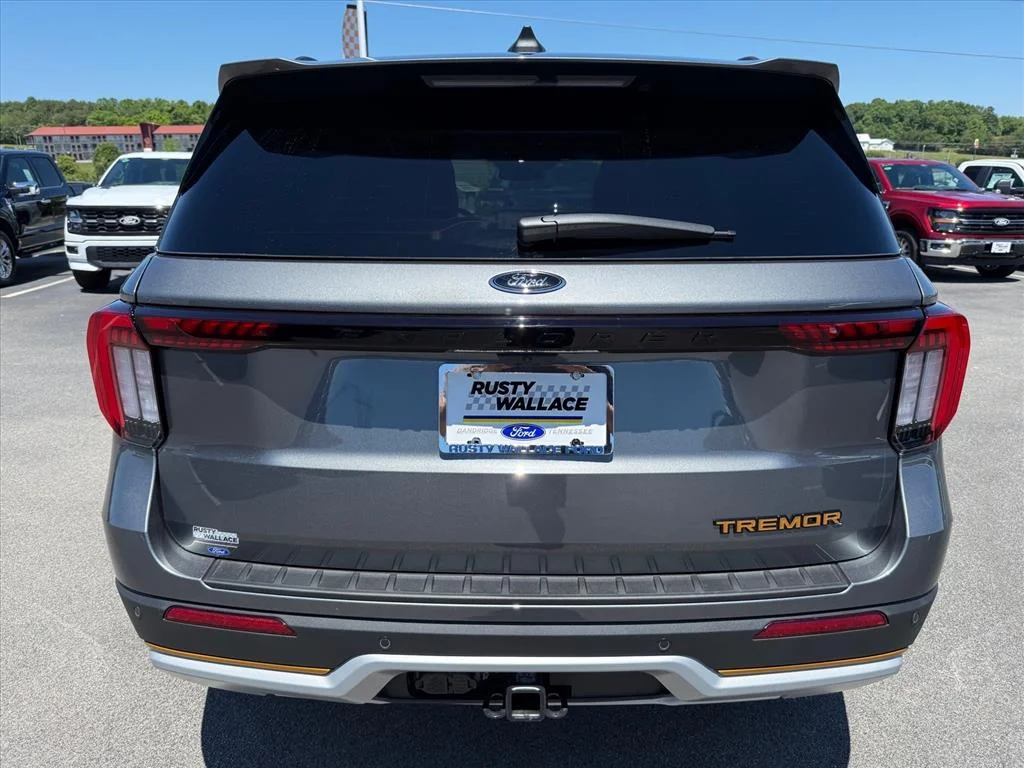 New 2026 Carbonized Gray Metallic Ford Tremor® image 5