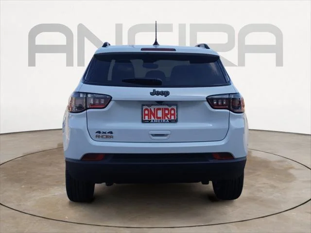 New 2026 Bright White Clear-Coat Exterior Paint Jeep Latitude image 9