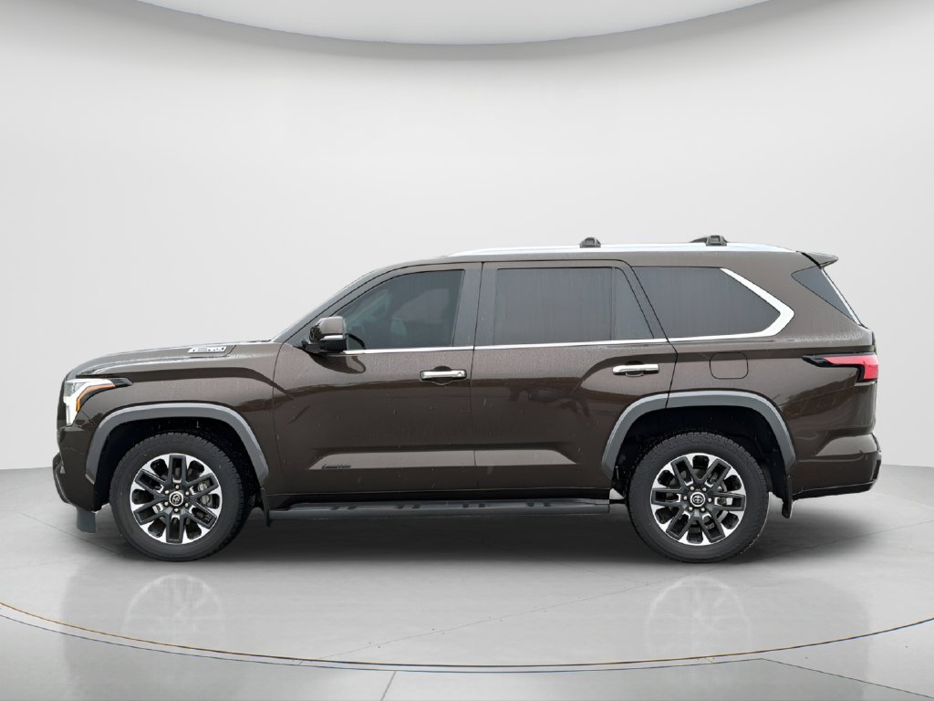 Used 2024  Toyota Limited image 9