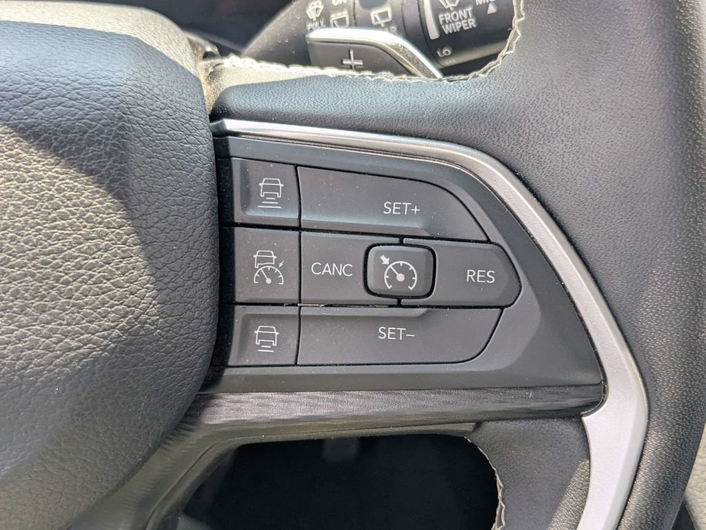 Used 2023 White Jeep Laredo image 25