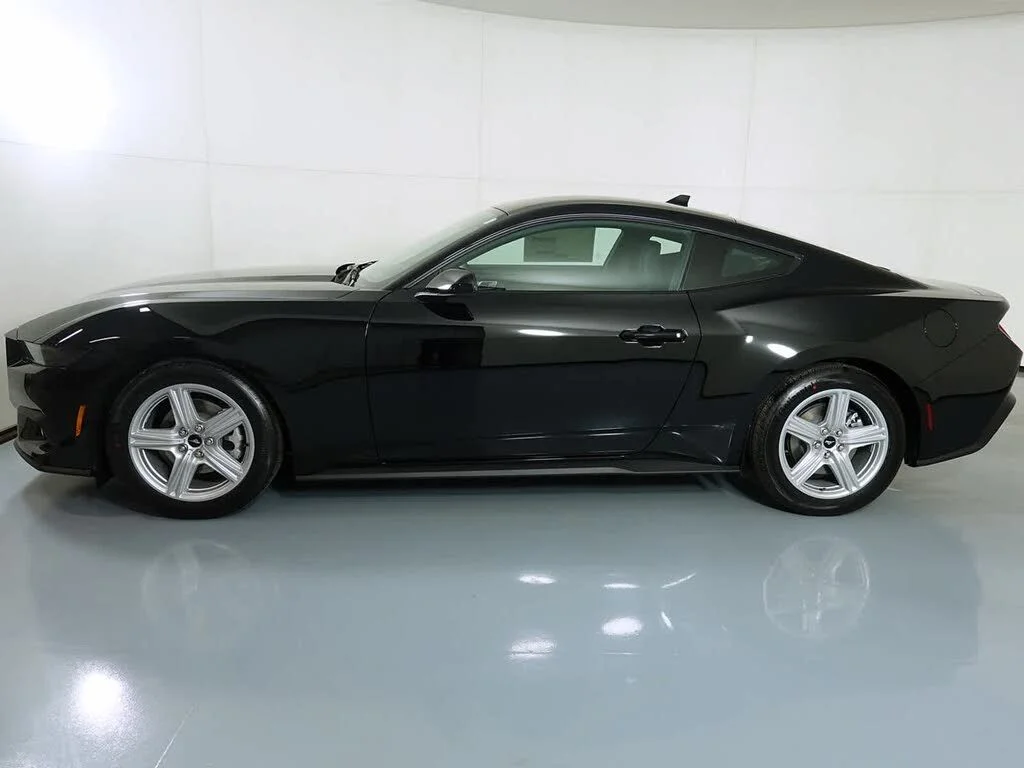 2026 Ford Mustang EcoBoost Fastback - Photo 11