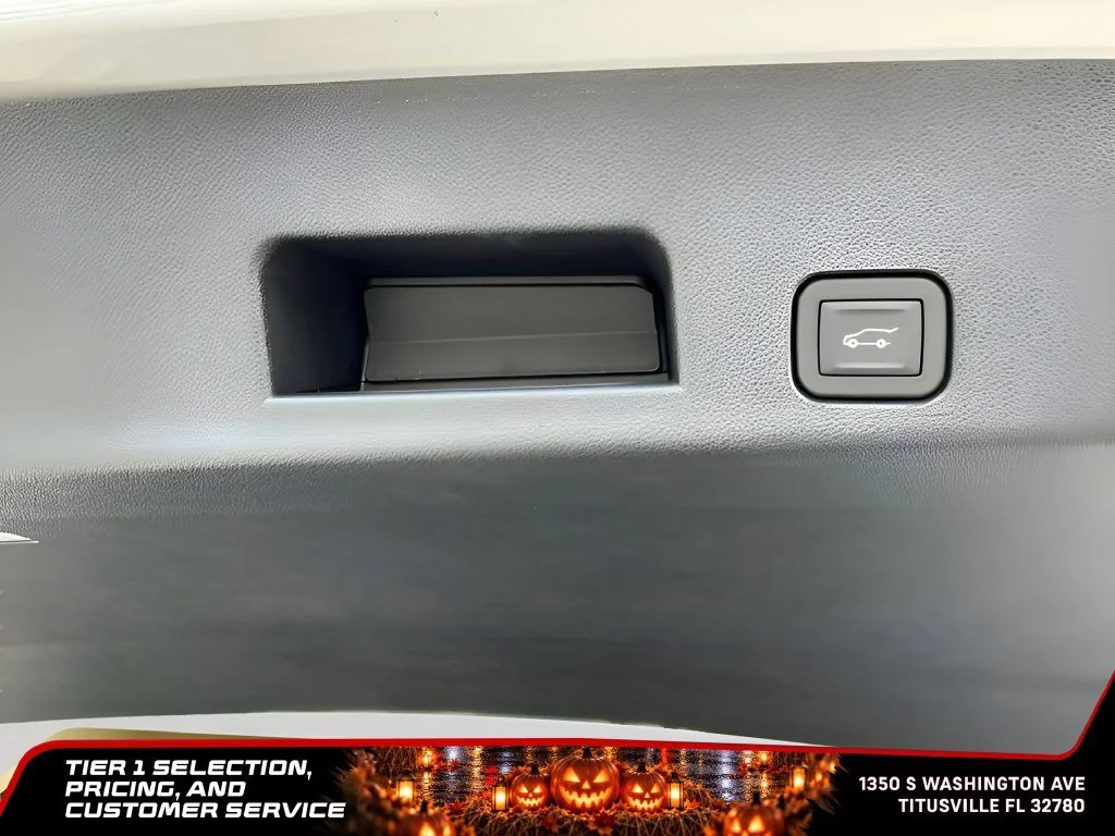 New 2026 Summit White GMC Elevation image 25