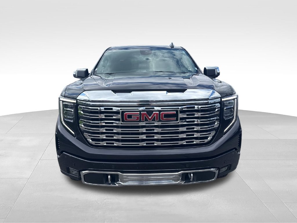 Used 2022 Silver GMC Denali image 8