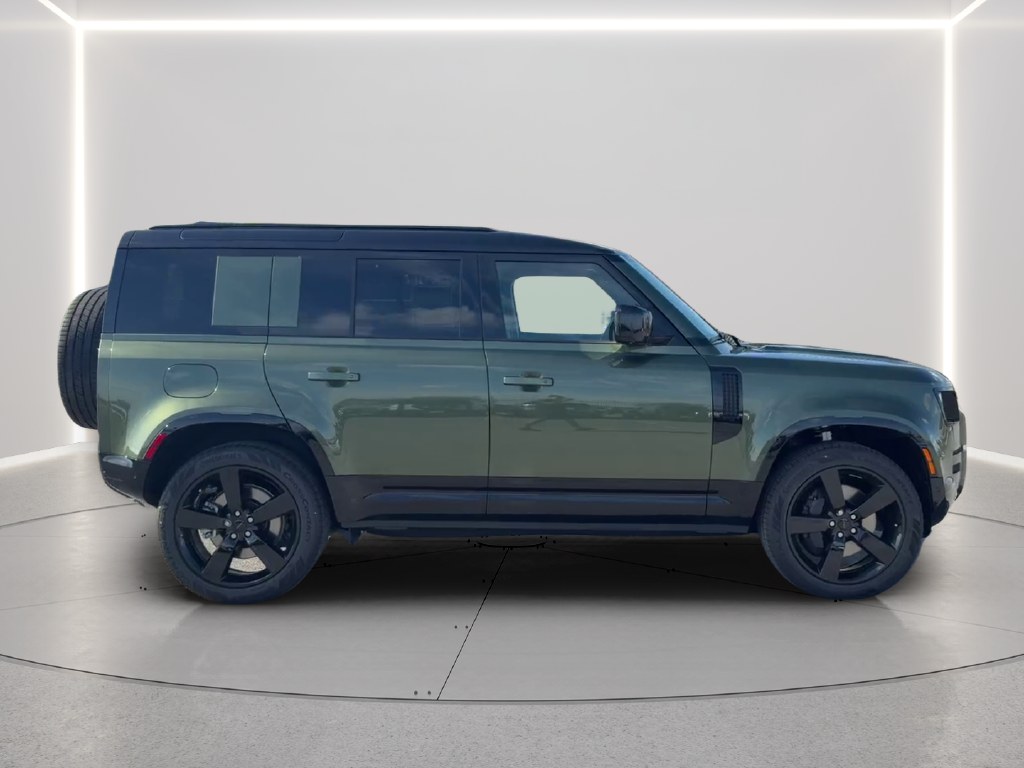 New 2026 Woolstone Green Land Rover X-Dynamic SE image 4