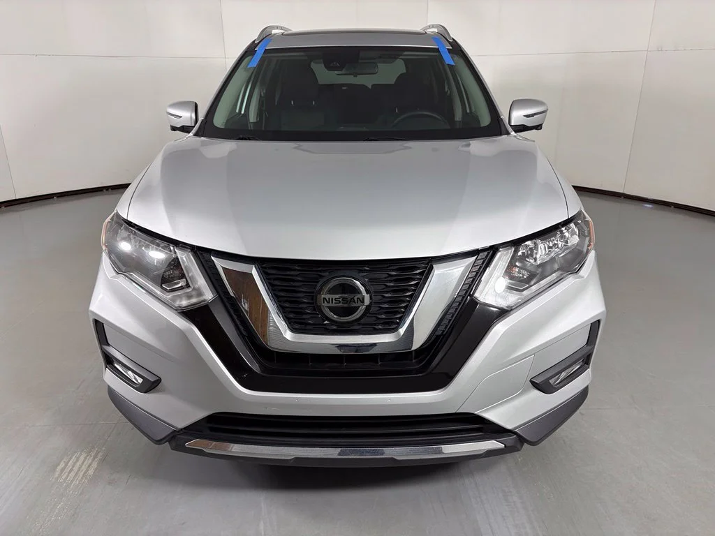 Used 2020 Silver Nissan SV image 3